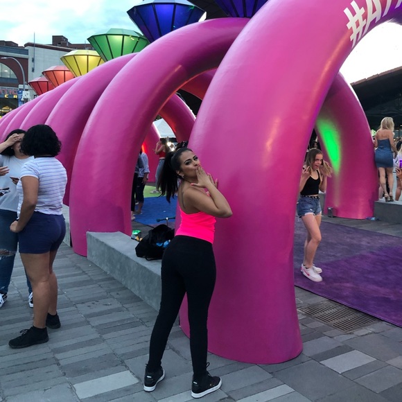 Meet your Posher, Alexis - Picture 1 of 1